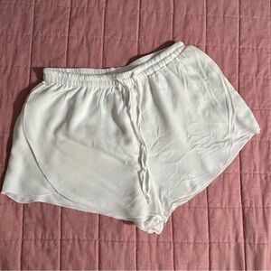 American Rag Women's Casual/Beach Shorts Size S with pockets (fits a size 2-4)